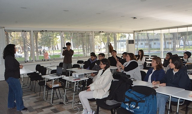 Ege Üniversitesi (EÜ) Hemşirelik Fakültesinin Ege Üniversitesi Öğrenci Dekanlığı işbirliği