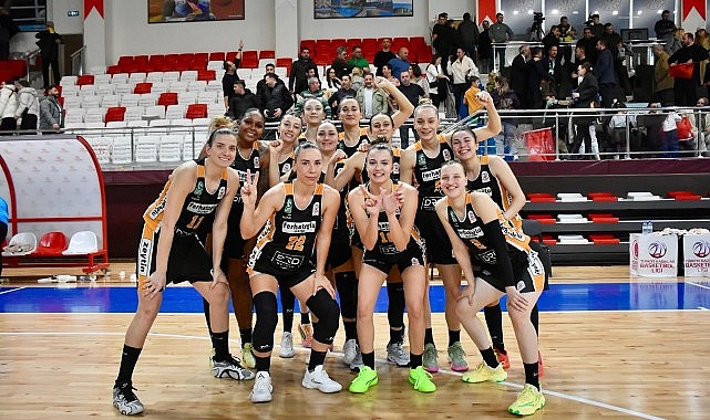Ferhatoğlu Edremit Belediyesi Gürespor, Türkiye Kadınlar Basketbol Ligi’nde yenilgisiz galibiyet