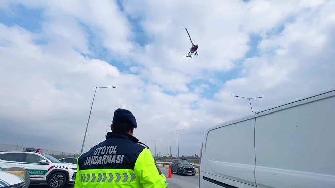 Mersin İl Jandarma Komutanlığı Otoyol Jandarması Cayrokopter hava aracının desteği
