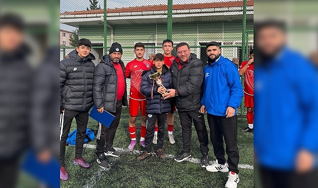 Kahramankazan Belediyespor U16 takımı, sezon boyunca gösterdiği üstün performansla büyük