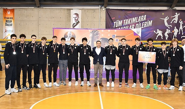 Lüleburgaz Belediyesi’nin Gökhan Teksöz anısına düzenlediği ve Türk basketbolunun köklü