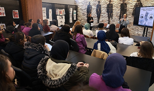 Büyükşehir Belediyesi’nin organize ettiği “USTAM ile Yön Verenler” isimli söyleşide