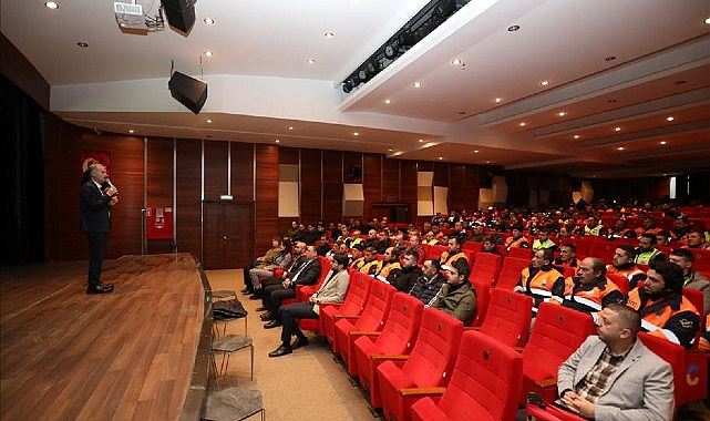 İnegöl Belediyesi’nin yalın belediyecilik faaliyetleri kapsamında başlattığı “Yalın Temelleri Eğitimi”