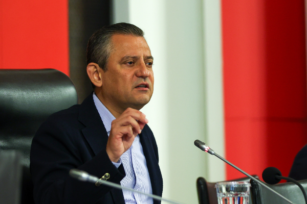 CHP Genel Başkanı Özgür Özel, İstanbul Büyükşehir Belediye Başkanı Ekrem