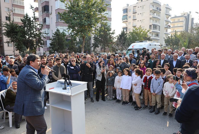 TOROSLAR’IN İLK OKUMA SALONU VE KÜTÜPHANESİ AÇILDI Toroslar Belediye Başkanı