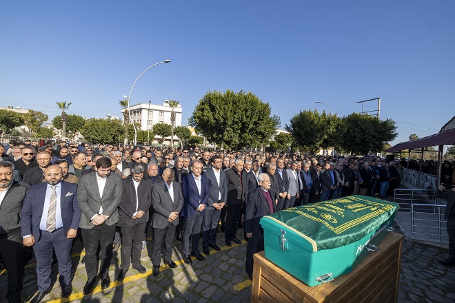 Mersin Büyükşehir Belediye Başkanı Vahap Seçer’in halası Sevinç Gökayaz, Tarsus