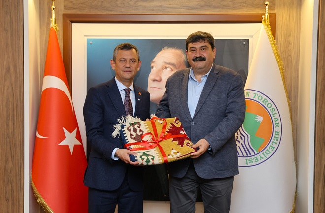 Cumhuriyet Halk Partisi Genel Başkanı Özgür Özel, Toroslar Belediye Başkanı