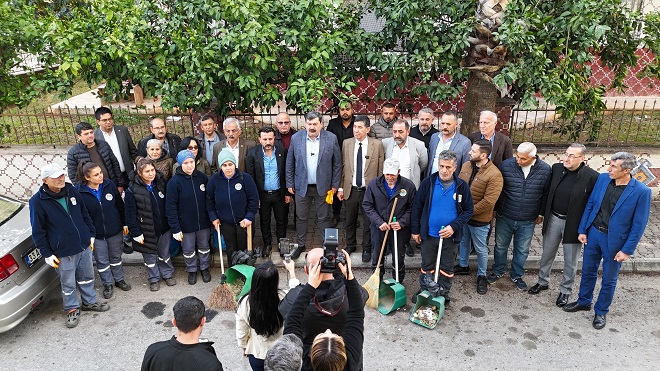 Toroslar Belediyesi tarafından düzenlenen “Mahallede Temizlik Var” kampanyası, bu hafta