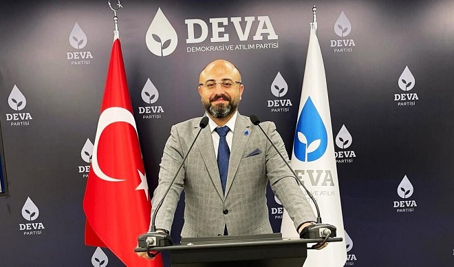 Demokrasi ve Atılım Partisi (DEVA) Mersin İl Başkanı Taner Işıkbay,
