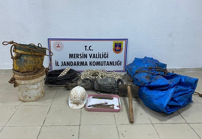 Mersin İl Jandarma Komutanlığı ekipleri kaçak kazı yapan (5) şüpheliyi