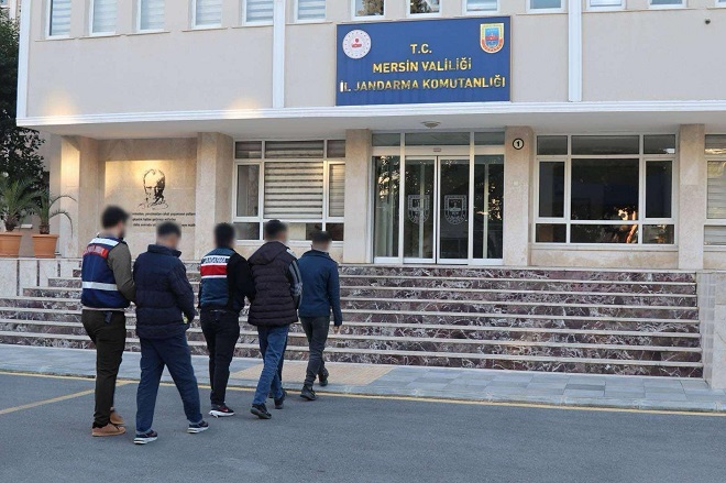 Mersin İl Jandarma Komutanlığı ekipleri aranan şahıslara yönelik icra ettiği