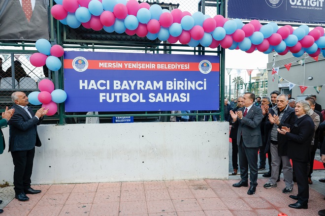Mersin Yenişehir Belediyesinin Eğriçam Mahallesi’nde yenilediği futbol sahasına geçtiğimiz ay