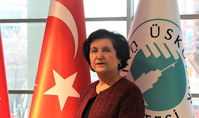 Ferdi Tayfur’u halkın sahiplendiğini ve hiç vazgeçmediğini de anlatan Prof.