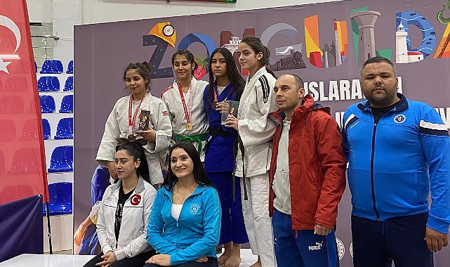 Aydın Büyükşehir Belediyespor Kulübü sporcuları, Zonguldak’ta düzenlenen 8’inci Uluslararası Judo