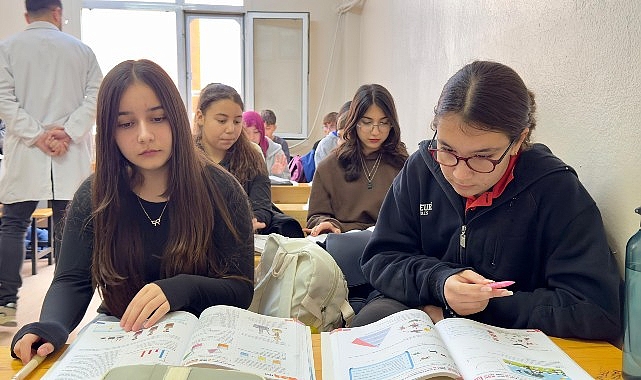 Çiğli Belediyesi Eğitim Merkezi (ÇİBEM), sömestr tatilinde de öğrencilerin geleceğine