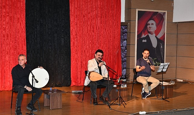 Çiğli Belediyesi tarafından düzenlenen “Nefes: Şiir ve Türkünün Buluşması” etkinliği,
