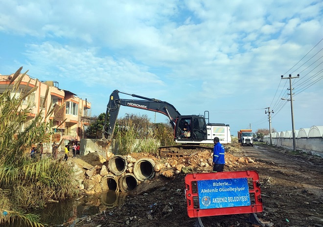Akdeniz Belediyesi, önceki günlerde kent genelinde etkili olan aşırı yağışlar