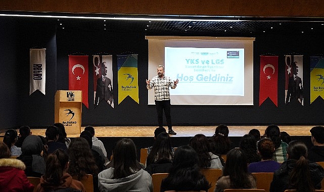 Beylikdüzü Belediyesi, LGS ve YKS’ye hazırlanan öğrencilere yönelik  “Kazandıran Taktikler