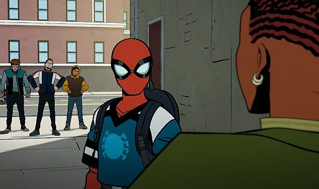  Peter Parker’ın Spider-Man’e dönüşmesiyle başlayan şehrin tepelerinden merkezine inen kötülere