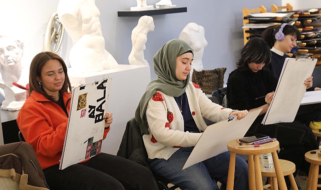 Çankaya Belediyesi Çağdaş Sanatlar Merkezi'nde gençleri güzel sanatlar liseleri ve