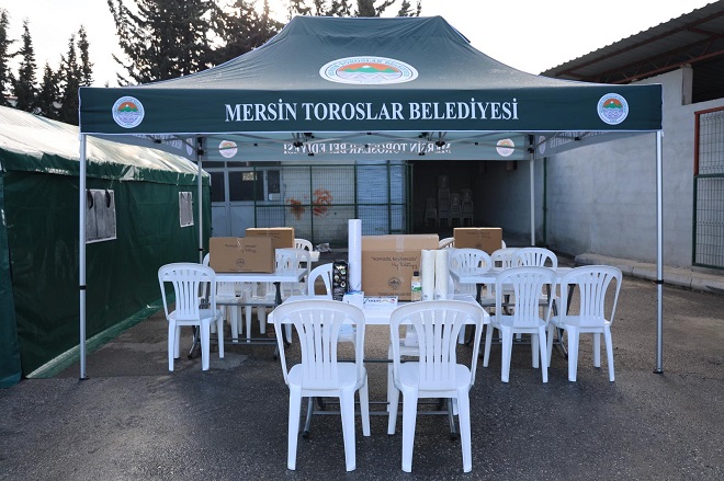 Toroslar Belediyesi, yurttaşların en acılı günlerinde yanlarında olmaya devam ediyor.