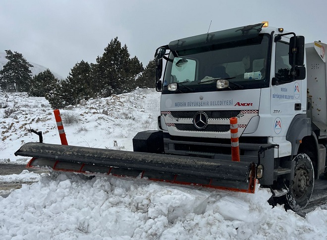 Mersin’in yüksek kesimlerinde etkili olan soğuk hava yerini kar yağışına