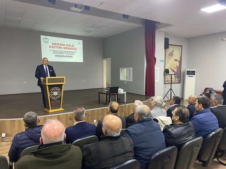 Mersin Halk Eğitim Merkezi, Akdeniz ilçesindeki 65 muhtarı davet ederek,