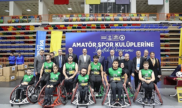 Malzeme dağıtım programına katılarak amatör sporcularla ve yöneticilerle bir araya