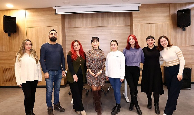 Öğretmenler, "Öğrencilerle Etkili İletişim ve Motivasyon Teknikleri" ve “Etkili İletişim,