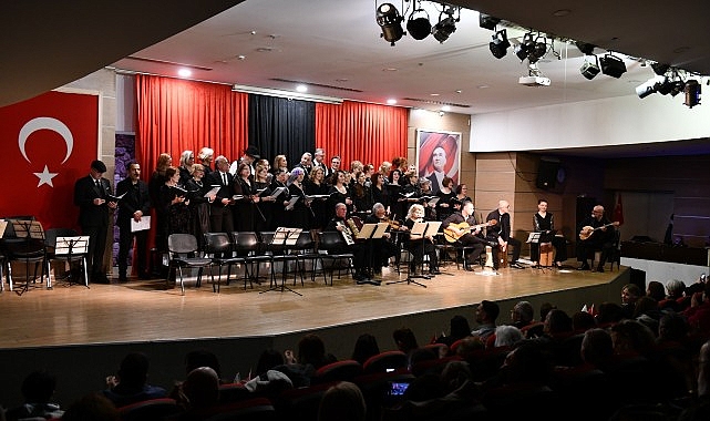Çiğli Belediyesi, Ege müziğinin sevilen gruplarından İzmir Rebetiko Korosu’nun sahne