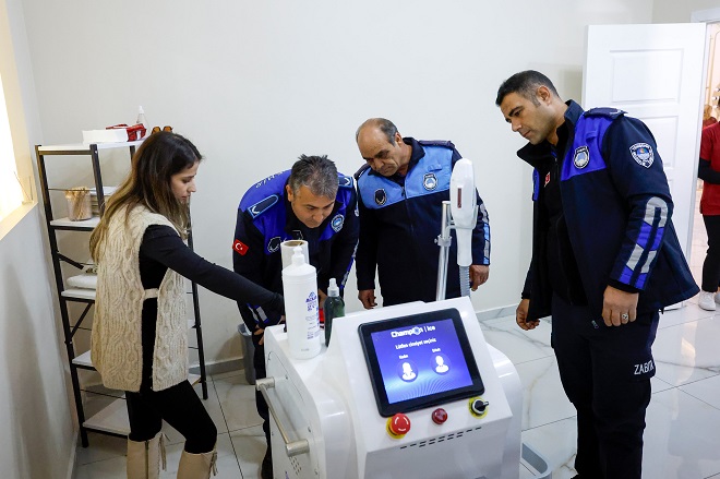 Mersin Yenişehir Belediyesi Zabıta Müdürlüğü ekipleri güzellik merkezlerine yönelik denetimlerine