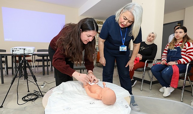 Gaziemir Belediyesi’nin, anne adaylarının sağlıklı bir hamilelik geçirmeleri, hamilelikte ve