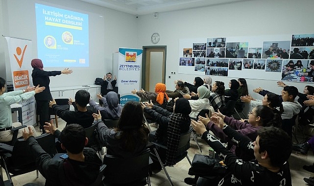 Zeytinburnu Gençlik Merkezi (ZEYGEM) tarafından gerçekleştirilen “İletişim Çağında Hayat Dersleri”