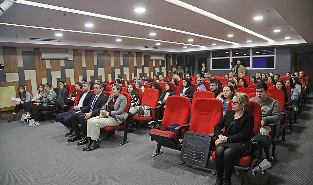 Çankaya Belediyesi'nin Ankara Eczacı Odası işbirliğiyle düzenlediği Eczane Destek Personeli