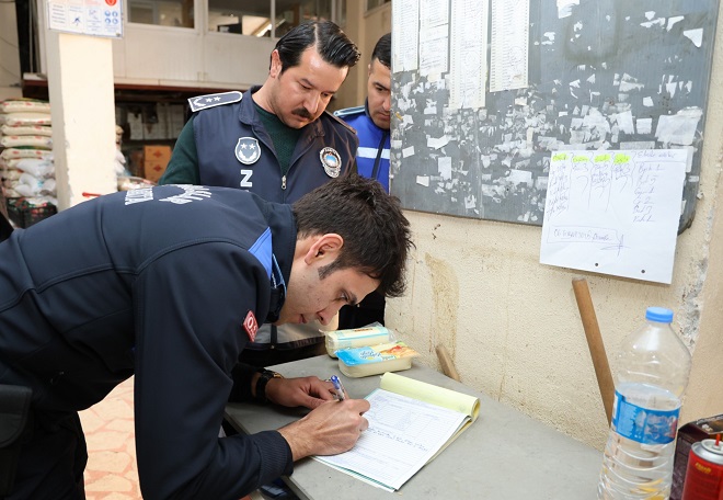 Mersin’in merkez ilçesi Toroslar Belediyesi, gıda satışı yapan işyerlerine yönelik
