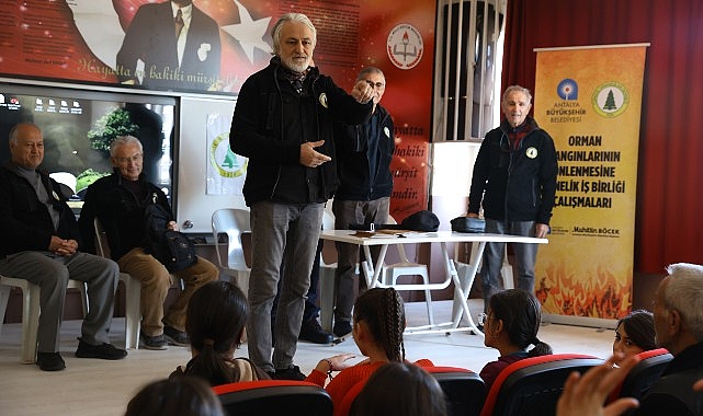 Antalya Büyükşehir Belediyesi, düzenlediği orman yangınları eğitimiyle çocukların doğanın önemini