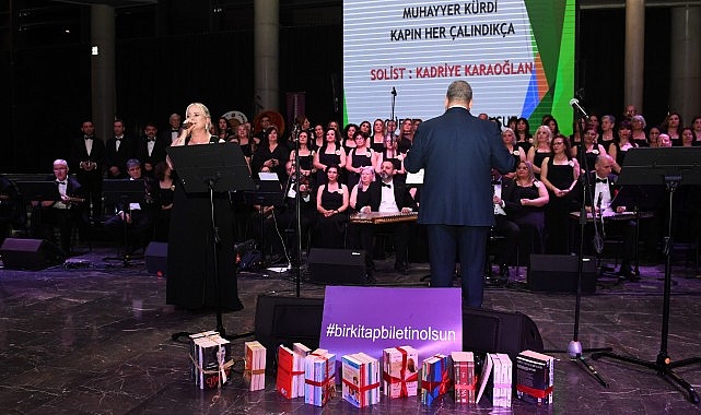 Osmangazi Belediyesi, 14 Şubat Sevgililer Günü’ne özel düzenlediği konserde, sevenleri