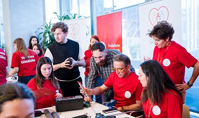 Proje kapsamında, Vodafone Gönüllüleri’nin katılımıyla Hasan Kızıl liderliğinde yürüteç yapım