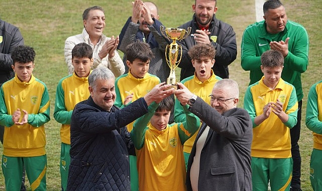 Bölgesel Amatör Lig’de şampiyonluk mücadelesi veren 1966 Edremitspor, sahasında konuk