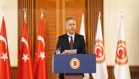 İçişleri Bakanı Ali Yerlikaya, halkı sokağa, meydanlara çağırmanın sorumsuzluk olduğunu