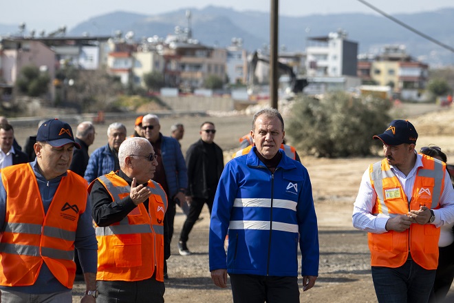 Mersin Büyükşehir Belediye Başkanı Vahap Seçer, Yenişehir ilçesi 38. Cadde’de