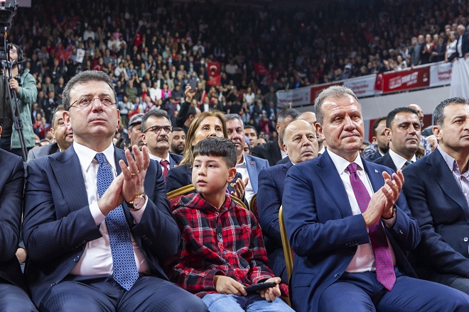 Mersin Büyükşehir Belediye Başkanı Vahap Seçer, İstanbul Büyükşehir Belediye Başkanı