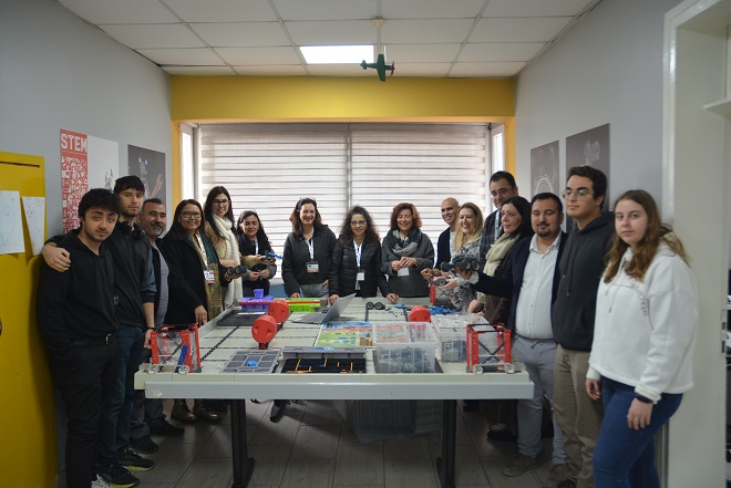 Mersin Büyükşehir Belediyesi Kadın ve Aile Hizmetleri Dairesi Başkanlığı’na bağlı