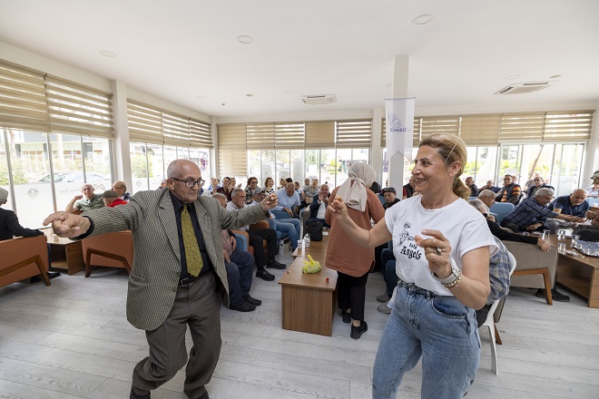 Emekli yurttaşların sosyal hayata katılımını artırmak amacıyla kültürel ve sanatsal