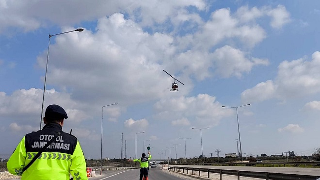 Mersin İl Jandarma Komutanlığı Otoyol Jandarması Cayrokopter hava aracının desteği