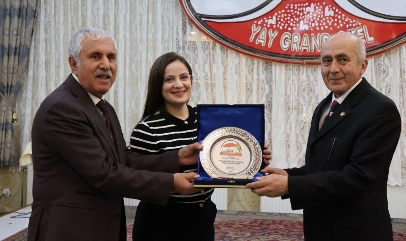 Güneydoğu Anadolu Gazeteciler Federasyonu’nun (GGF) geleneksel olarak düzenlediği ödül töreninde,