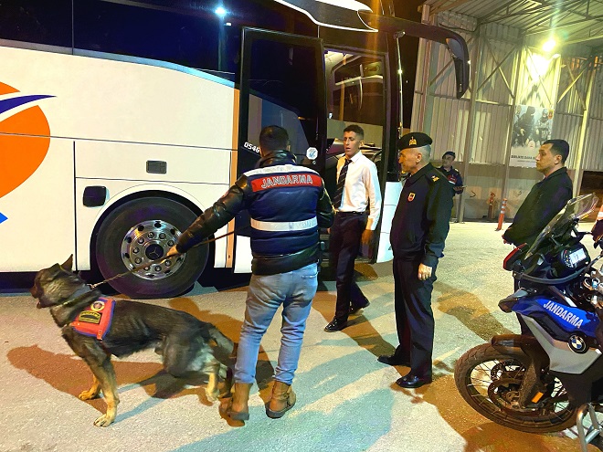 Mersin İl Jandarma Komutanlığı ekipleri trafik ve asayiş denetimlerini aralıksız