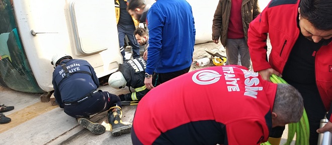 Mersin’in Erdemli ilçesi Kocahasanlı Mahallesi’nde meydana gelen kazada, direksiyon hakimiyetini