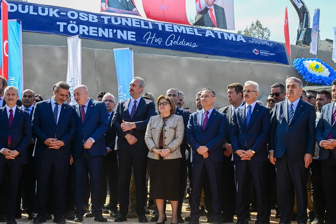 DÜLÜK-OSB TÜNELİ’NİN TEMELİ ATILDI Ulaştırma ve Altyapı Bakanı Abdulkadir Uraloğlu,