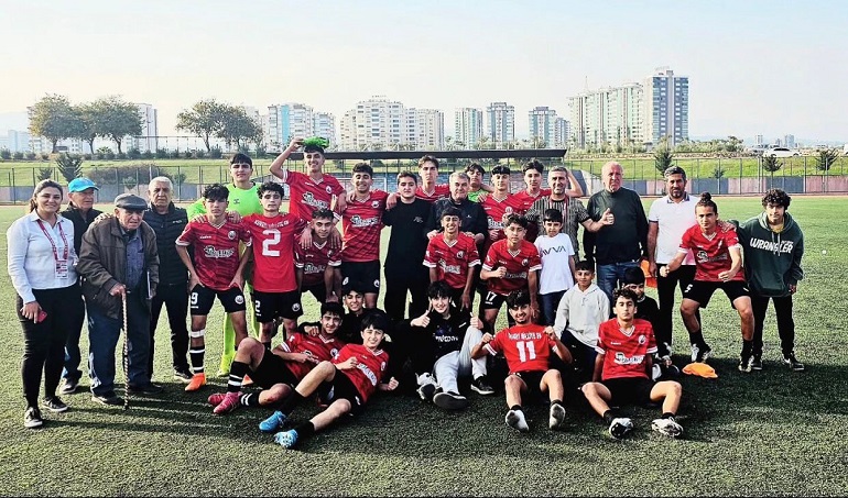 Haber: Uğur ÖZGÜR Mersin U-16 Ligi’nde şampiyonu belirleyecek maçta gülen